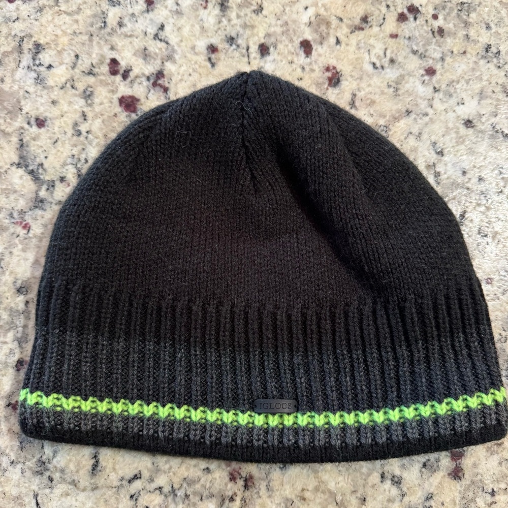 Men’s Black Knit Igloos Beanie with Neon Green stripe & ribbed cuff